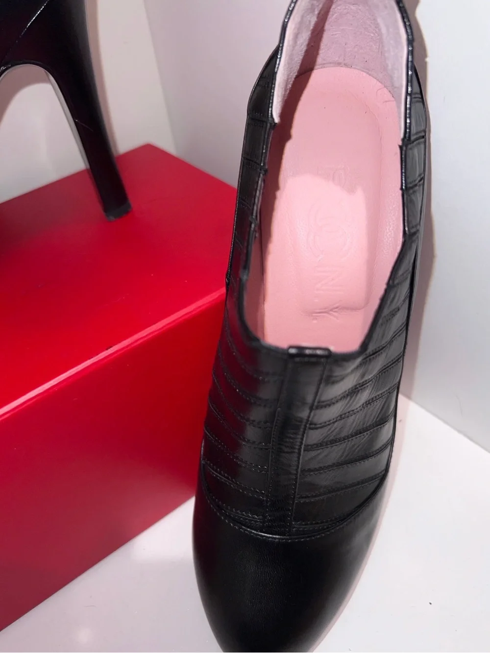 🖤❤️CHANEL VINTAGE - Black Leather High-Heel Ankle Booties❤️~ WORN ONCE ❤️🖤